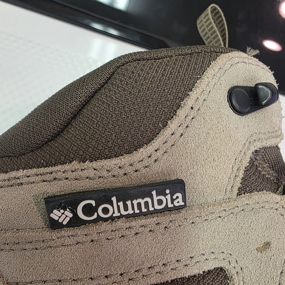 Columbia Men's Waterproof Hiking Shoes. Size 12 Wide - Picture 3 of 7